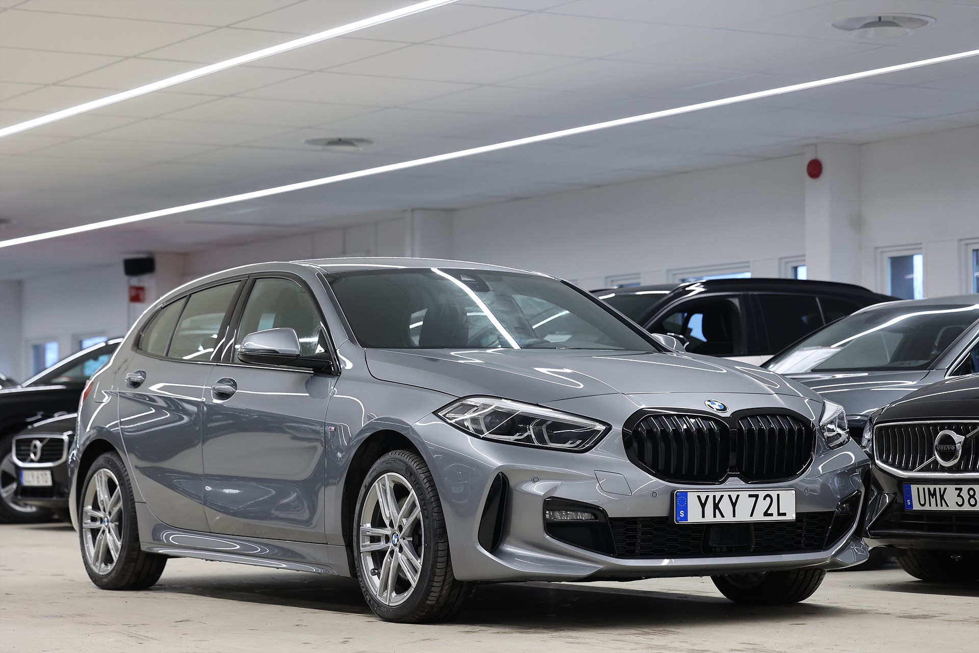 BMW 118i 136hk M Sport Shadow PDC CarPlay Navi