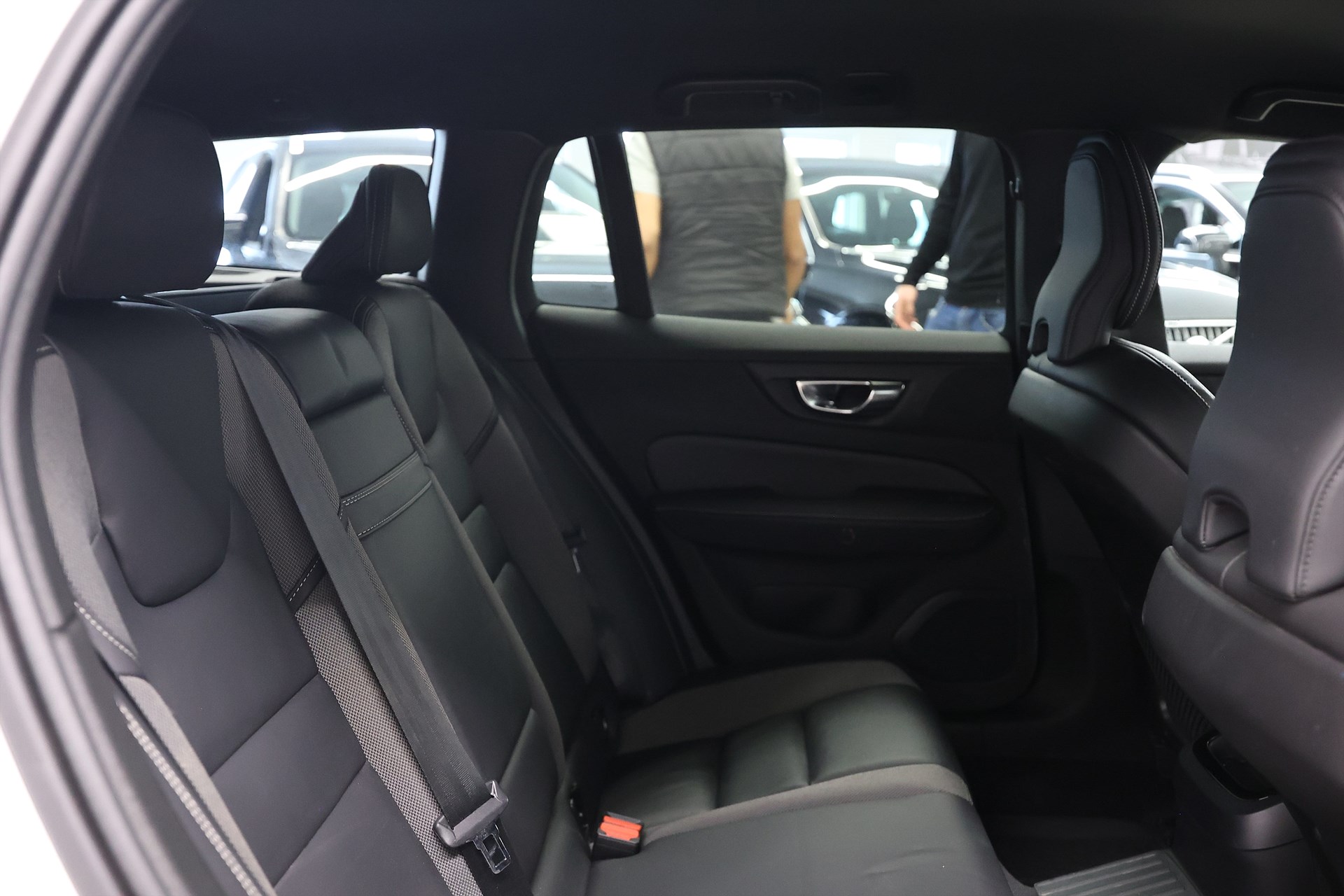 Volvo V60 T6 AWD TwEn 340hk R Design B-Kamera VOC Keyless