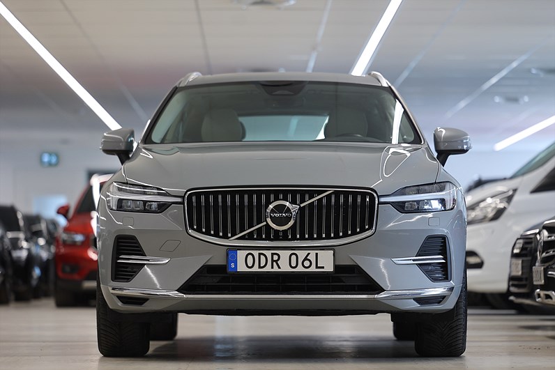 Volvo XC60 Recharge T6 AWD 350hk Core Pano Läder Värmare
