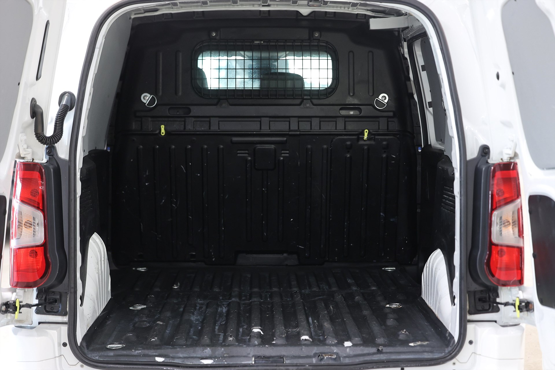 Peugeot Partner 1.5 BlueHDi 130hk Pro Plus Värmare B-kamera