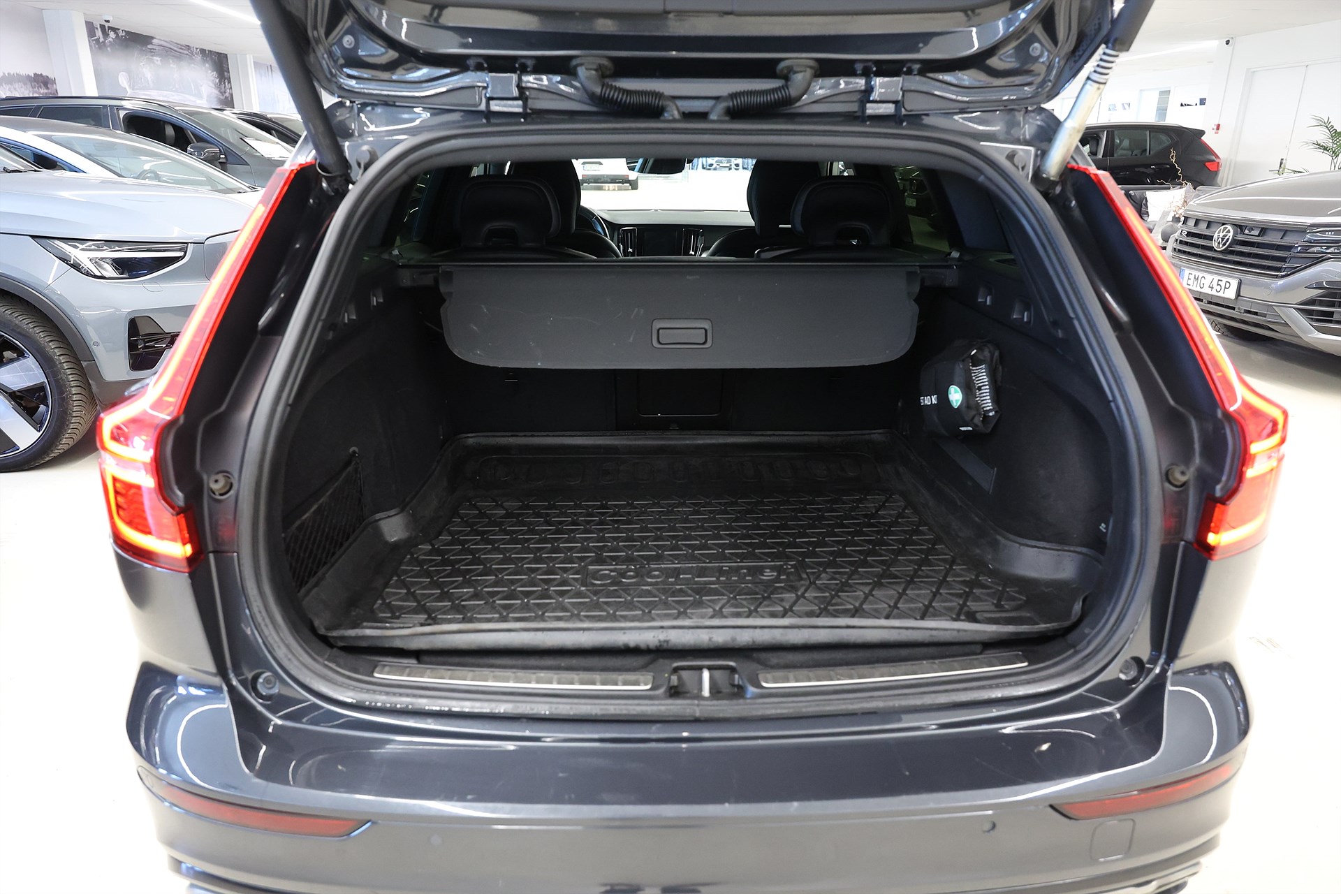 Volvo V60 T5 250hk R-Design Läder Keyless Värmare B-Kamera