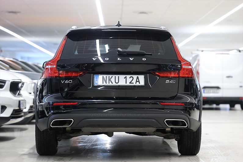 Volvo V60 B4 Cross Country 197hk *Hjulkampanj!* Momentum H/K