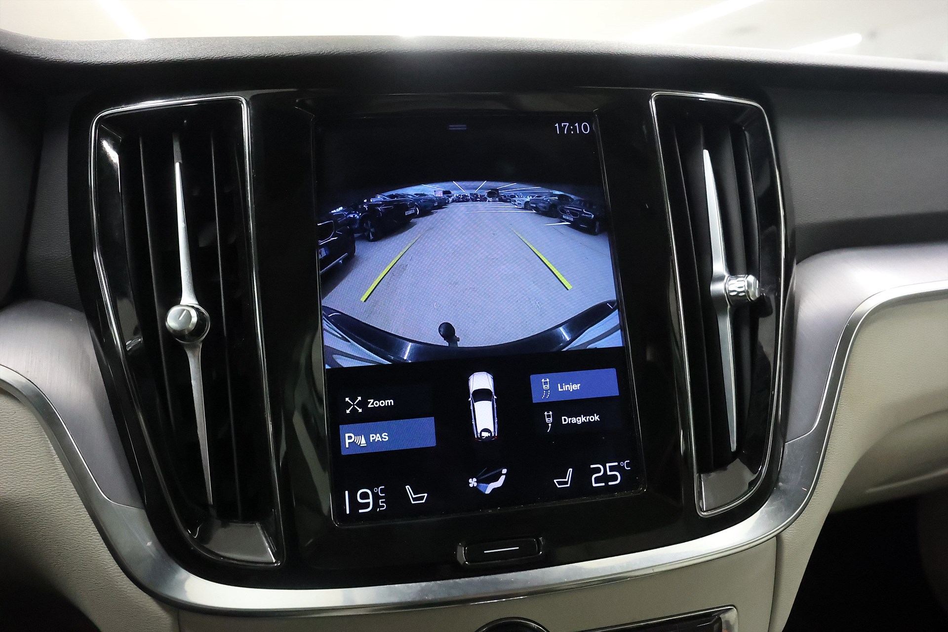 Volvo V60 Recharge T6 AWD 340hk Inscription Exp Läder Keyless Drag PDC