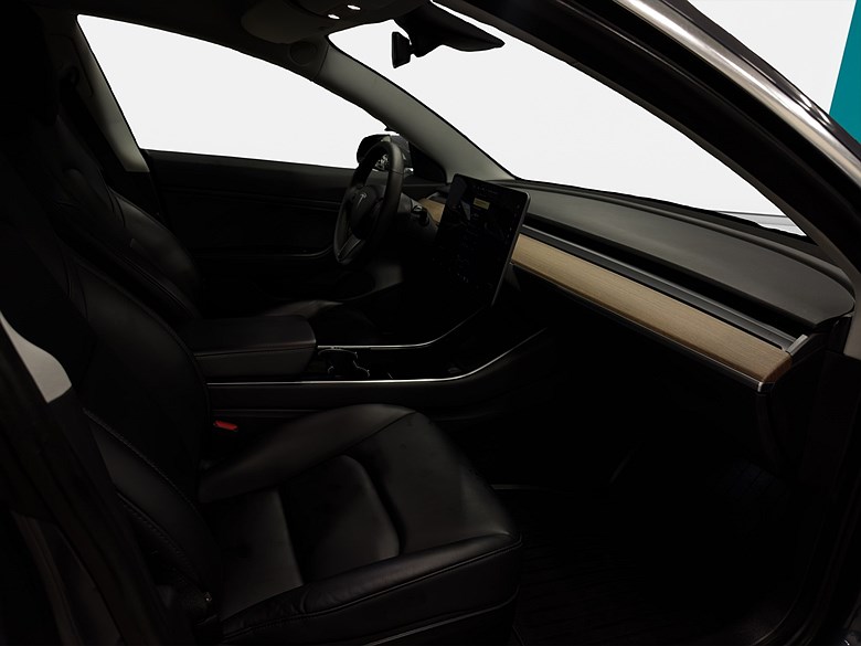 Tesla Model 3 Long Range AWD Autopilot SOH 89,9% 2020, grå – bild 20 av 21, begagnad hos Niber i Järfälla