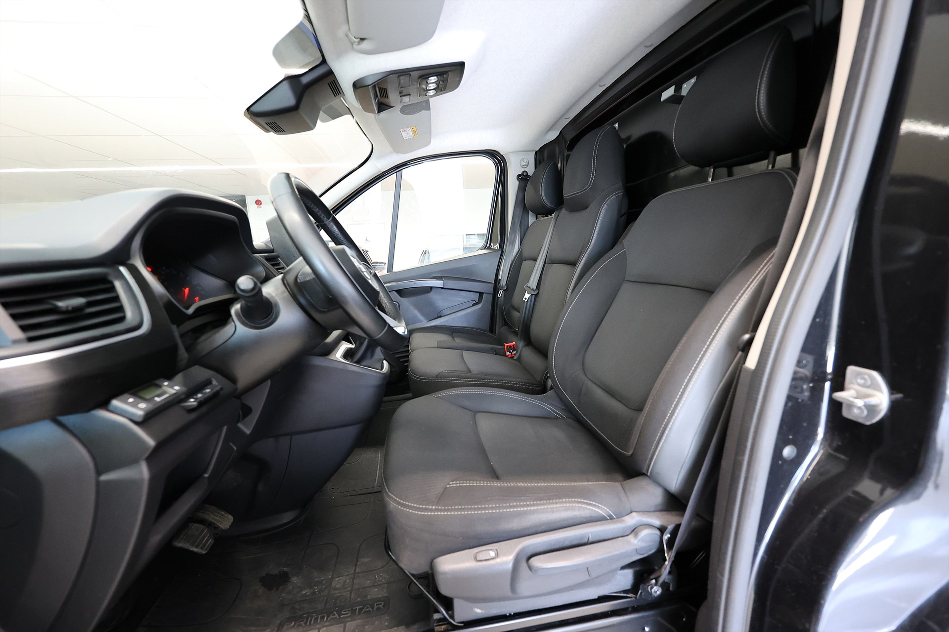 Nissan Primastar 2.0 dCi 150hk Tekna L2H1 Navi V-Inrett Värmare Drag B-Kamera
