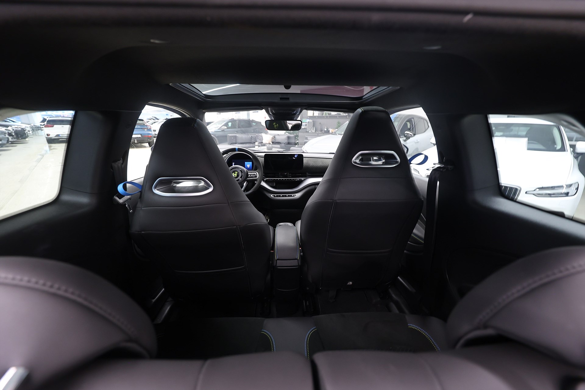 Abarth 500e 155hk *Kampanj!* Scorpionissma Alcantara JBL Pano