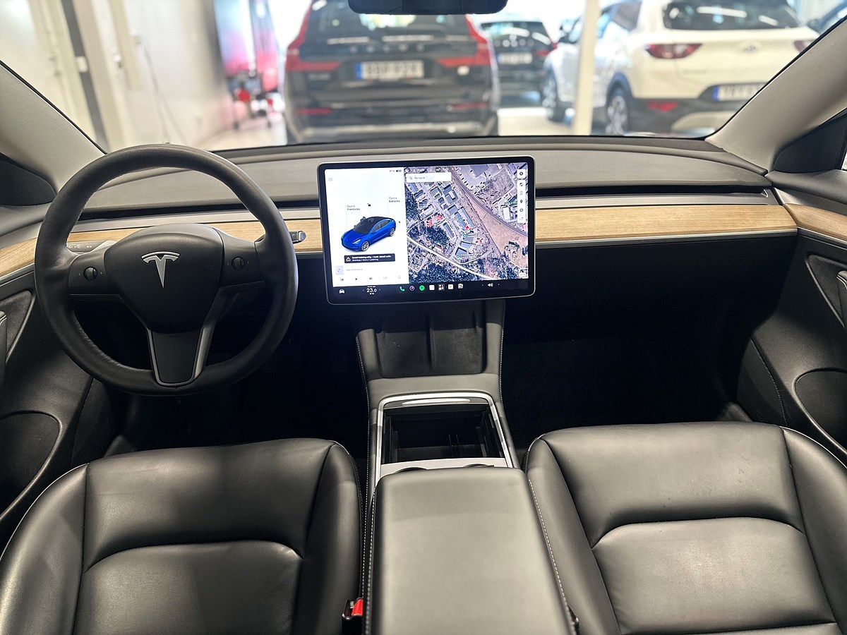 Tesla Model 3 – bild 11