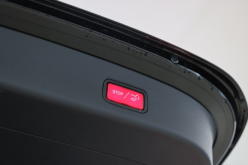 Mercedes-Benz GLC 300 e 4M *Inbyteskampanj!* AMG Drag Skinn MOMS