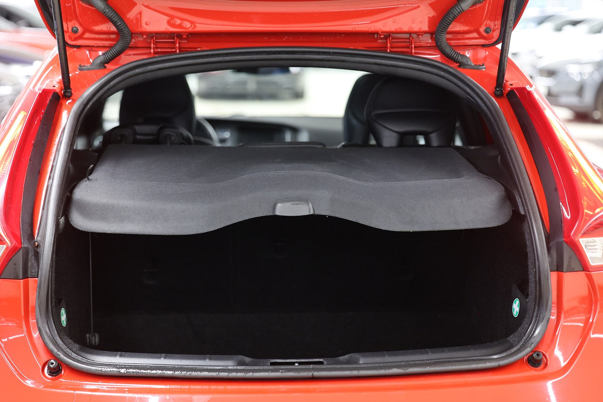 Volvo V40 D2 120hk R-Design Pano PDC Drag Värmare