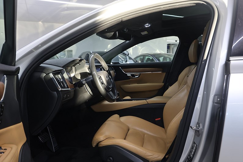 Volvo V90 D4 190hk Inscription Pano Drag 360 Navi Keyless