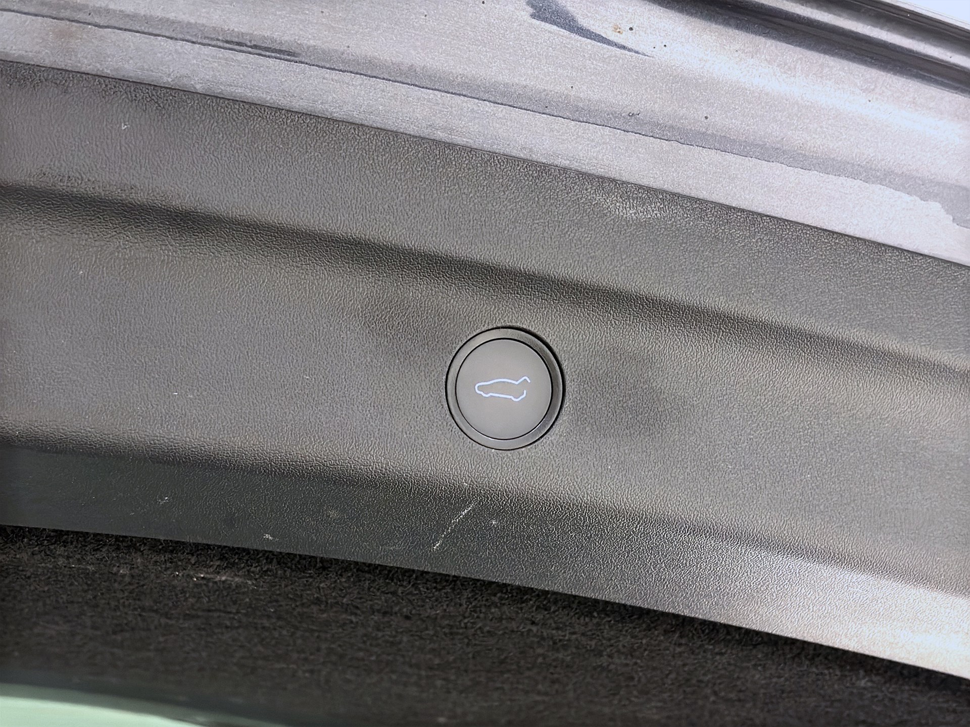 Tesla Model Y Long Range AWD 514hk Pano Läder Drag Navi
