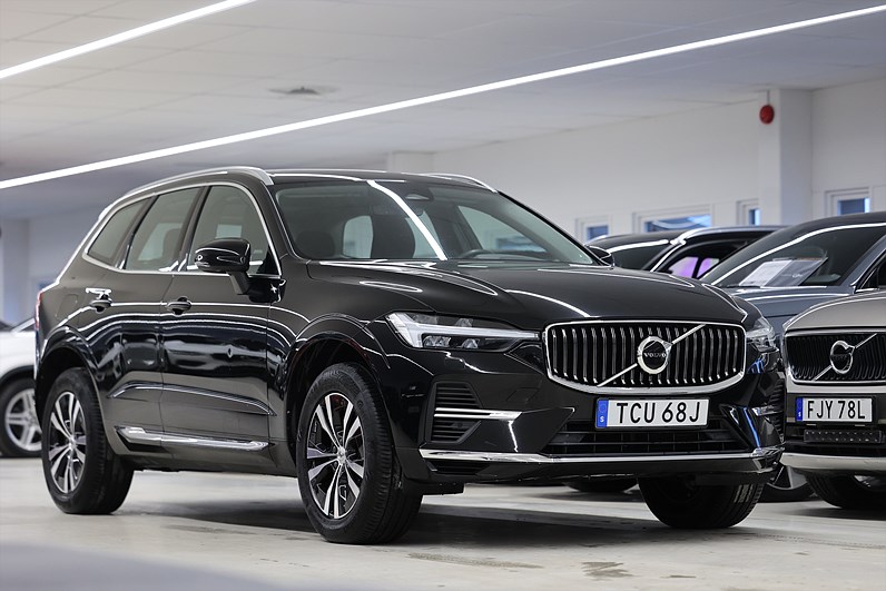 Volvo XC60 Recharge T6 AWD 340hk Momentum Pano Drag