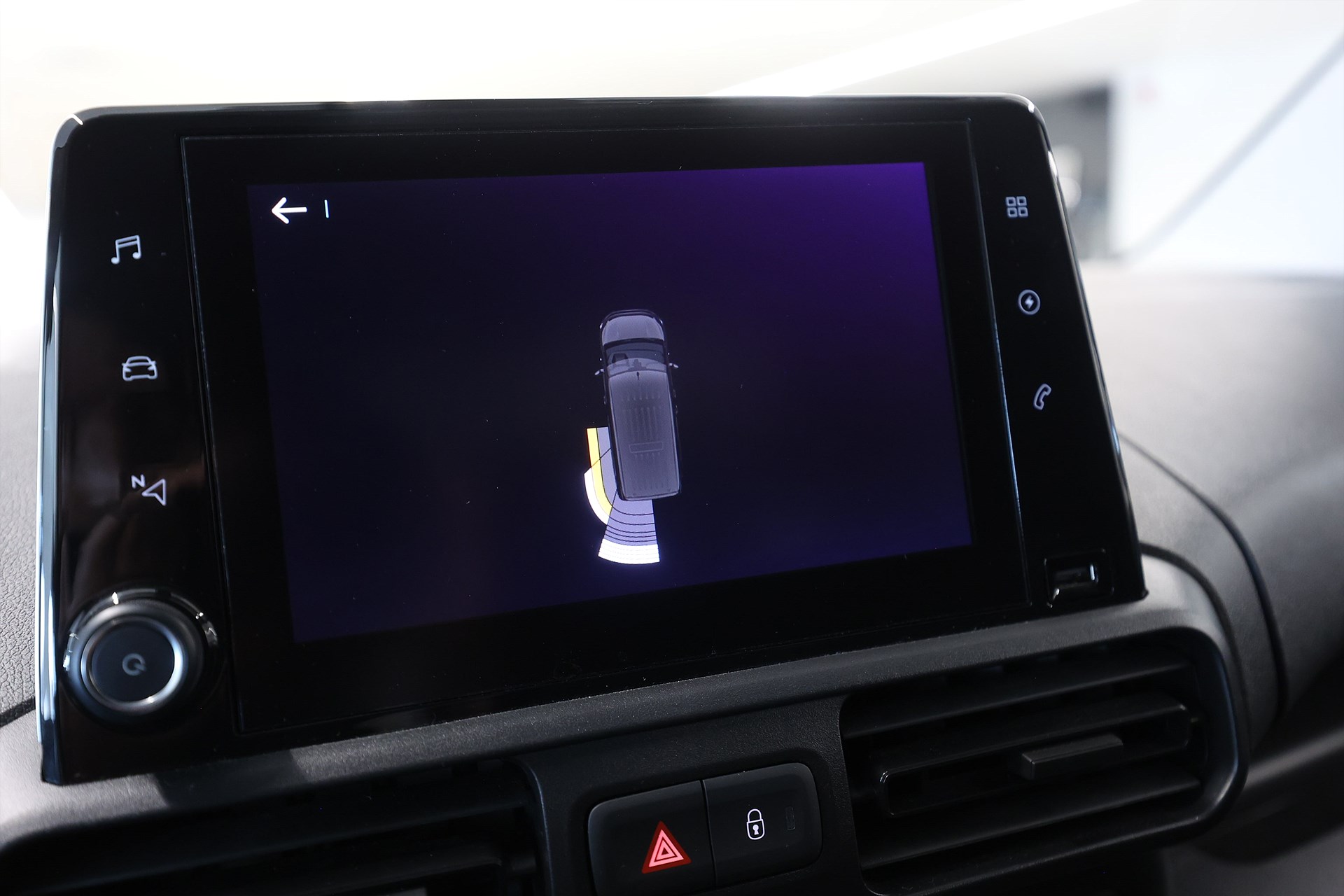 Peugeot e-Partner 136hk L2 V-Inrett Drag Värmare Navi CarPlay MOMS