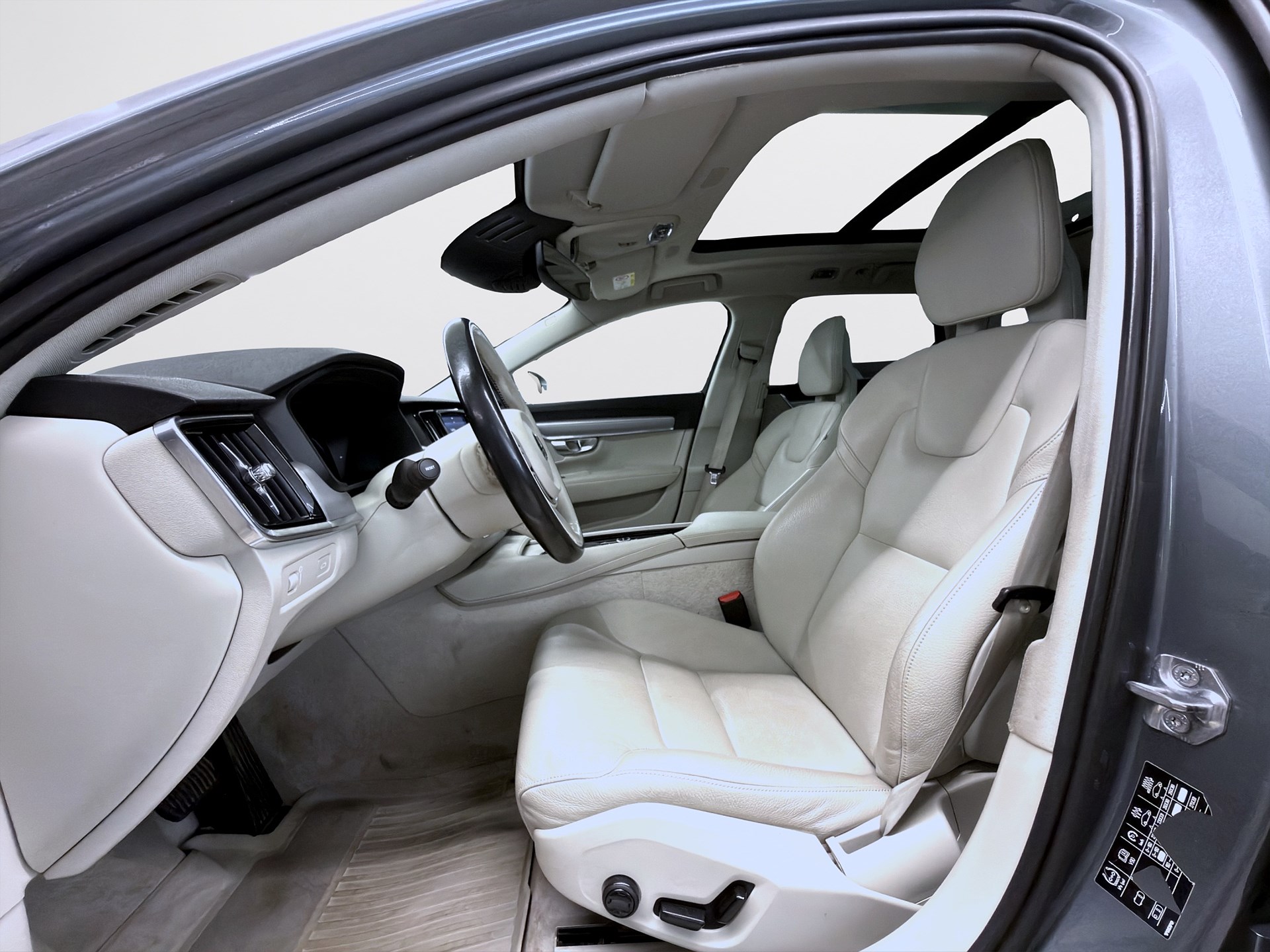 Volvo V90 D5 AWD Momentum Pano HUD Skinn Värmare Drag
