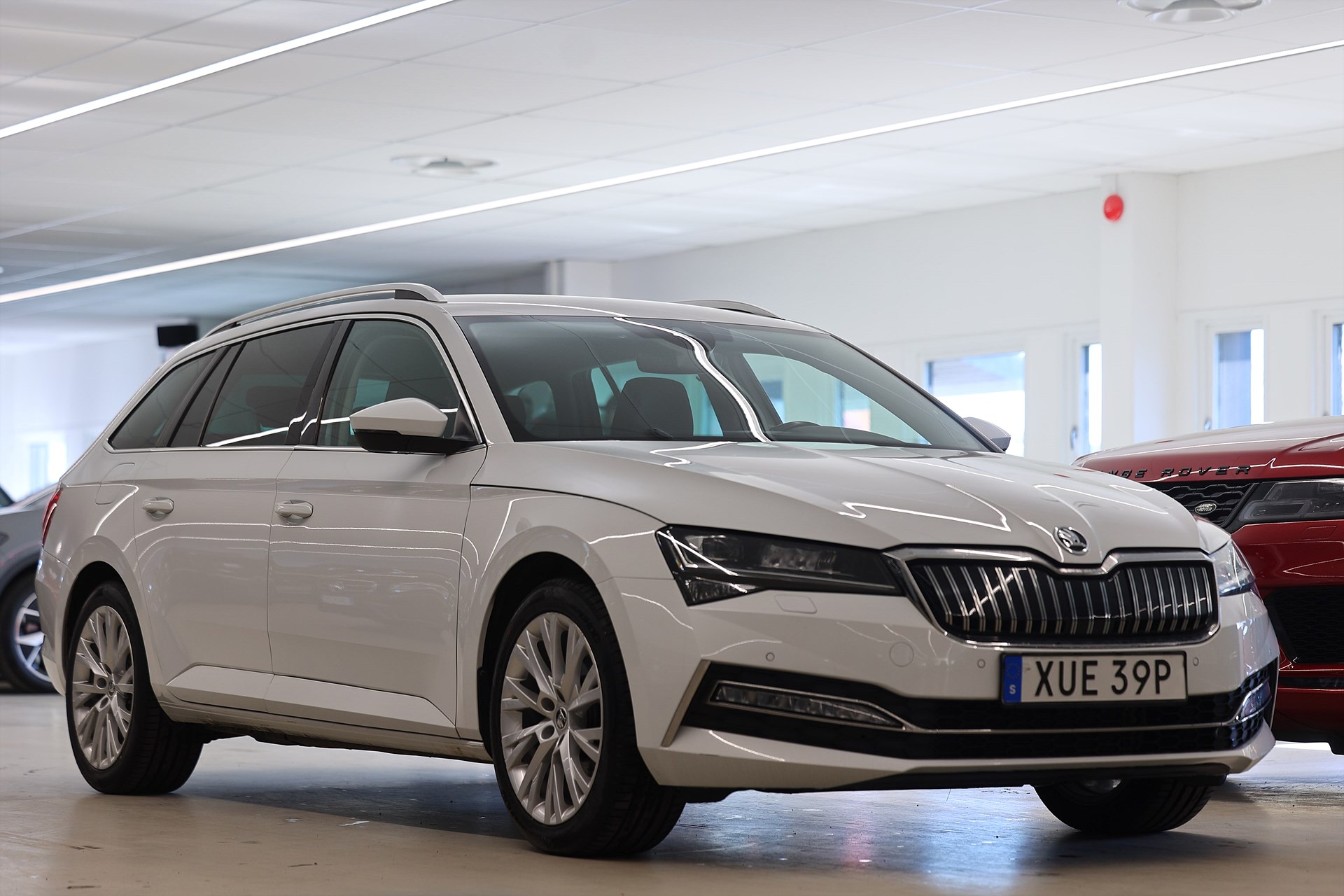 Skoda Superb iV Kombi 1.4 TSI 218hk Business Edt. Canton Drag