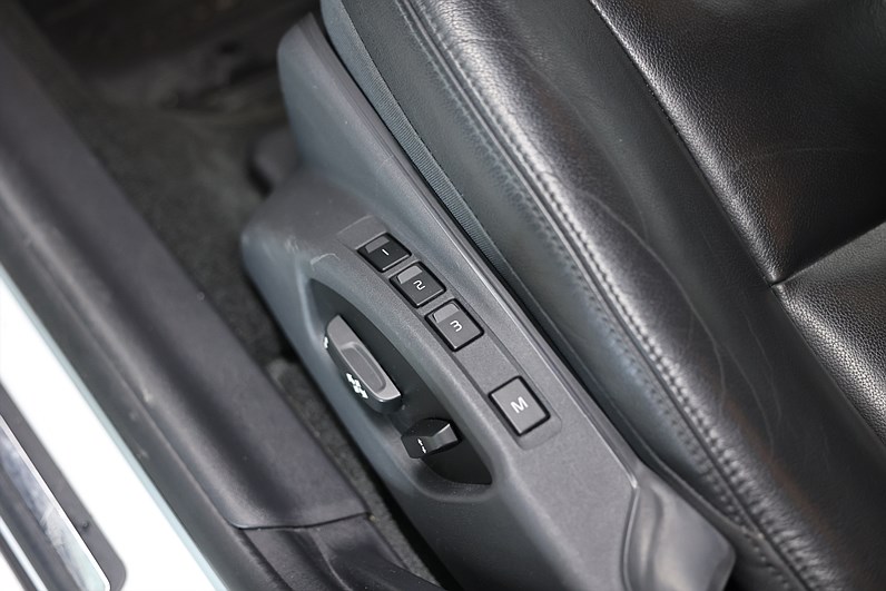 Volvo V60 D4 190hk Summum Värmare B-kamera Navi Skinn