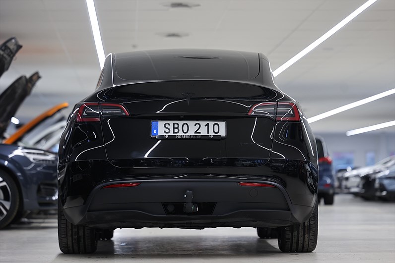 Tesla Model Y Long Range AWD 514hk AP Pano MOMS