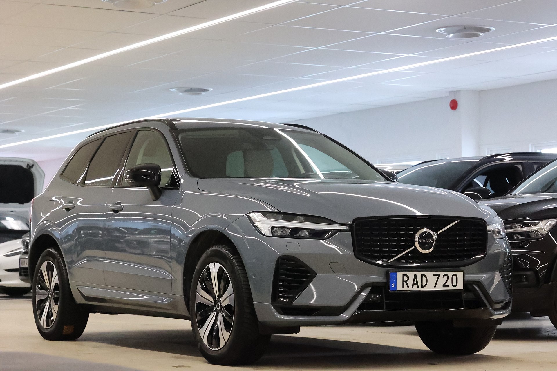 Volvo XC60 Recharge T8 AWD 456hk Plus Dark Pano 360 Drag