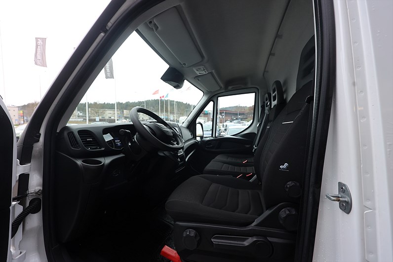 Iveco Daily 35-140 Chassi Cab 2.3 JTD 136hk BG-lyft MOMS