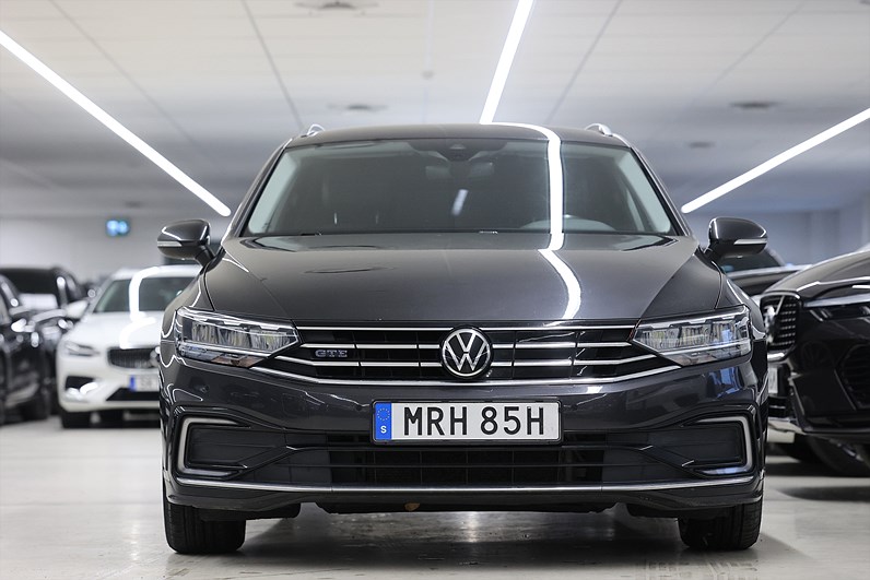 Volkswagen Passat SC 1.4 TSI 218hk *Hjulkampanj!* GTE Värmare Navi Drag MOMS
