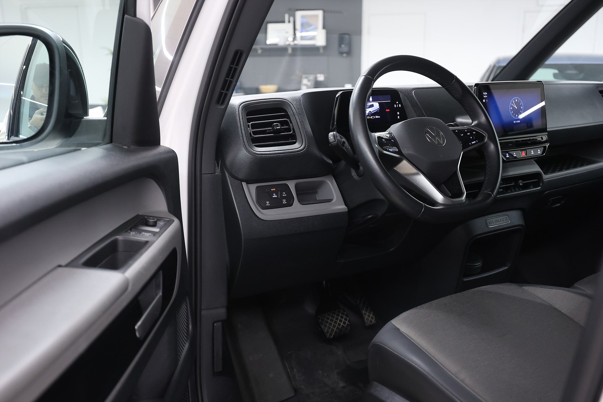 Volkswagen ID Buzz Cargo *Hjulkampanj!* V-inrett Värmare MOMS