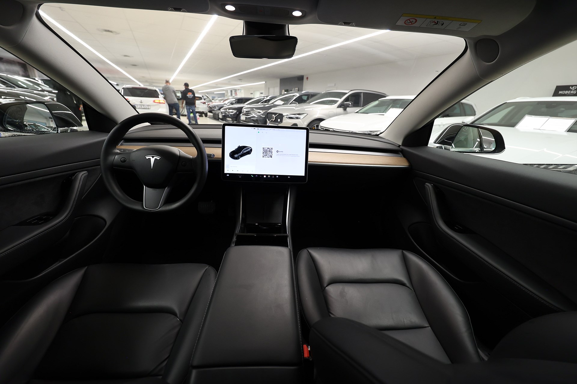 Tesla Model 3 Standard Range Plus 258hk AP Pano Skinn MOMS