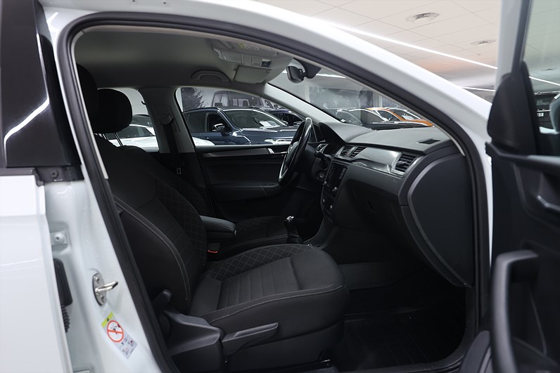 Skoda Rapid Spaceback 1.0 TSI 110hk Style PDC