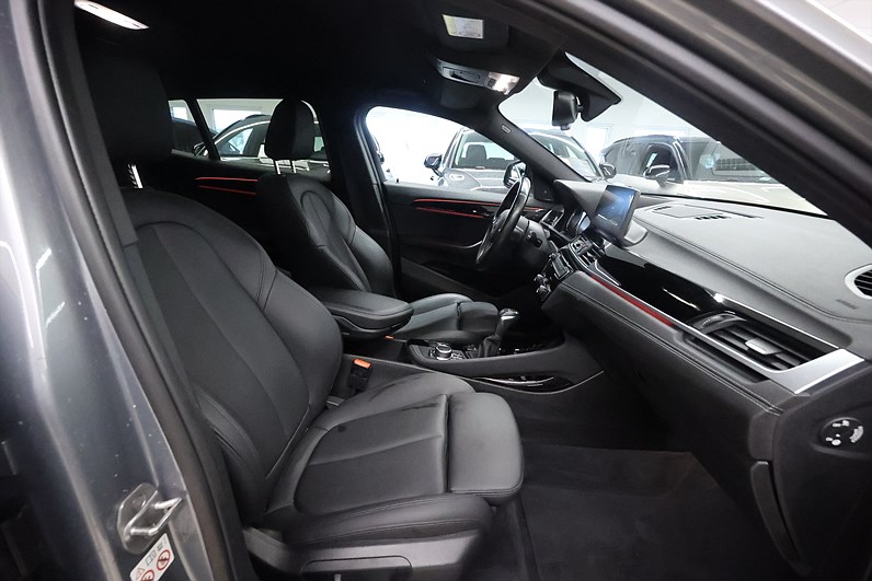 BMW X2 xDrive25e 220hk M Sport Shadow HUD H/K Skinn