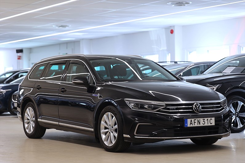 Volkswagen Passat SC GTE 218hk Executive Alcantara Drag B-Kamera