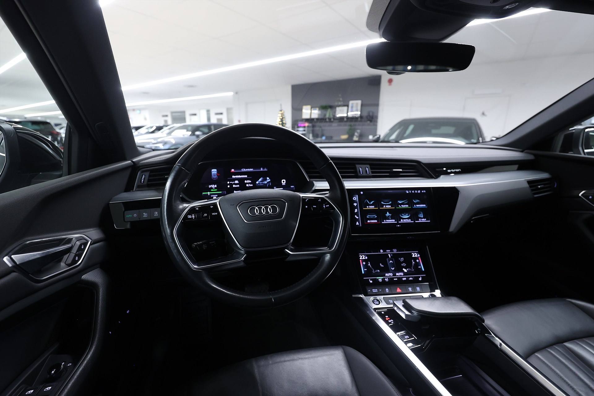 Audi e-tron 50 Quattro 313hk *Hjulkampanj!* Proline Navi B-kamera Drag MOMS