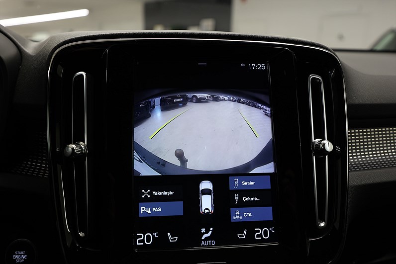 Volvo XC40 D3 150hk R-Design Värmare B-kamera Drag Navi