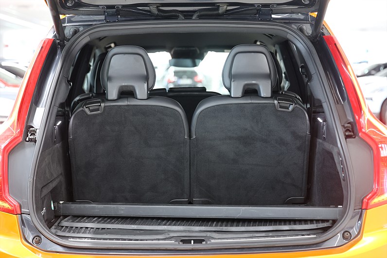 Volvo XC90 D5 AWD 235hk *Hjulkampanj!* R-Design Luft 7-Sits Drag