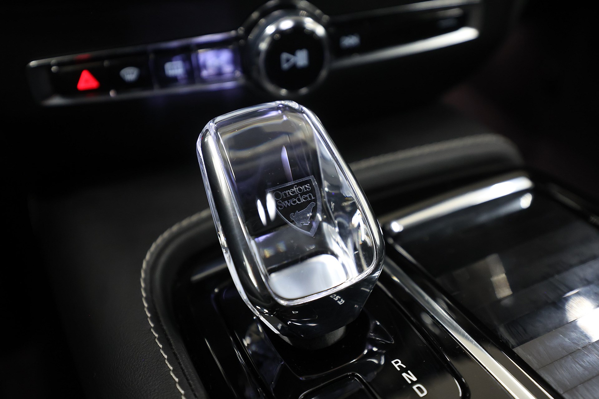 Volvo V60 Recharge T6 AWD 350hk Plus Dark Värmare B-kamera Navi