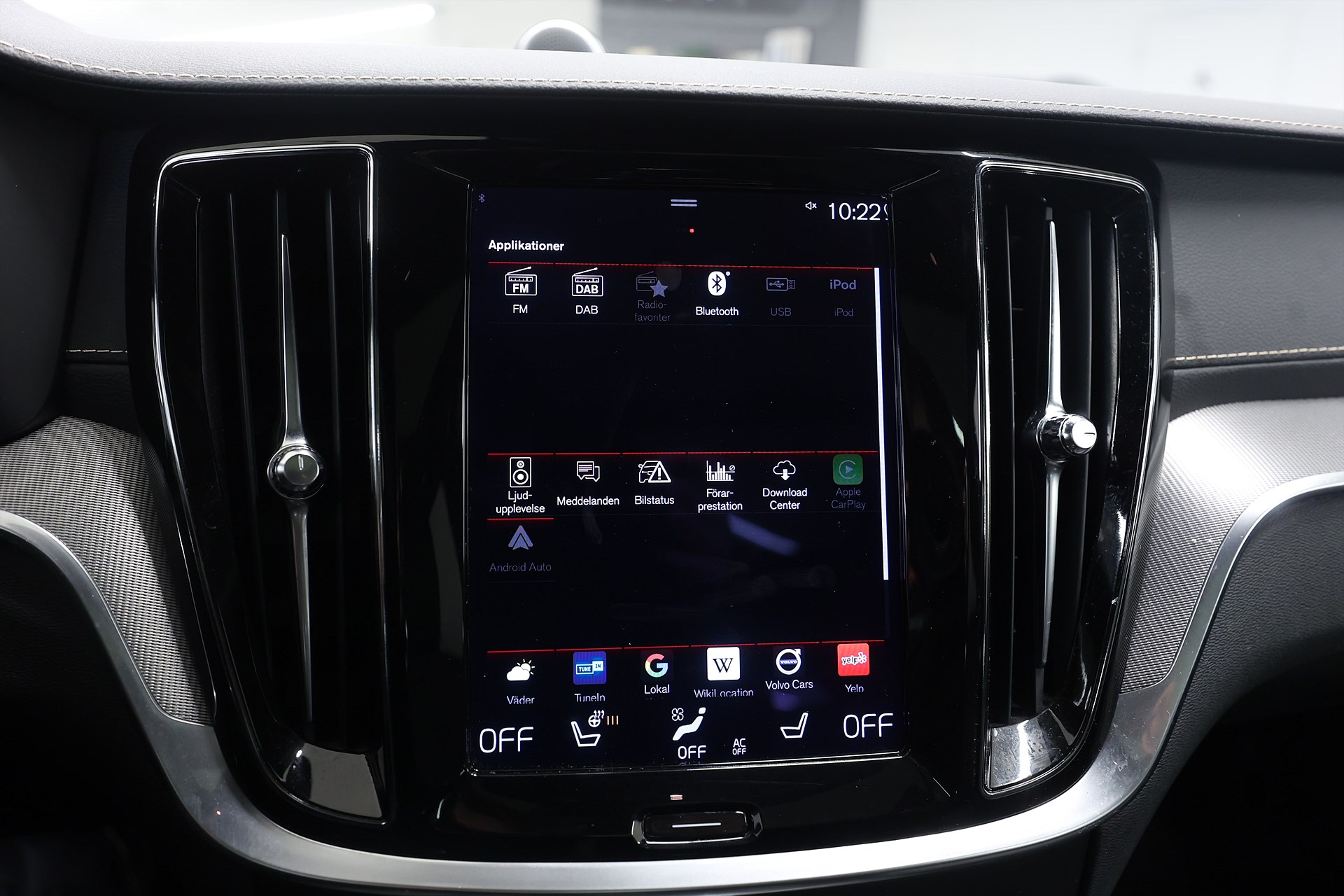 Volvo V60 Recharge T8 AWD 456hk R-Design B&W HUD Pano