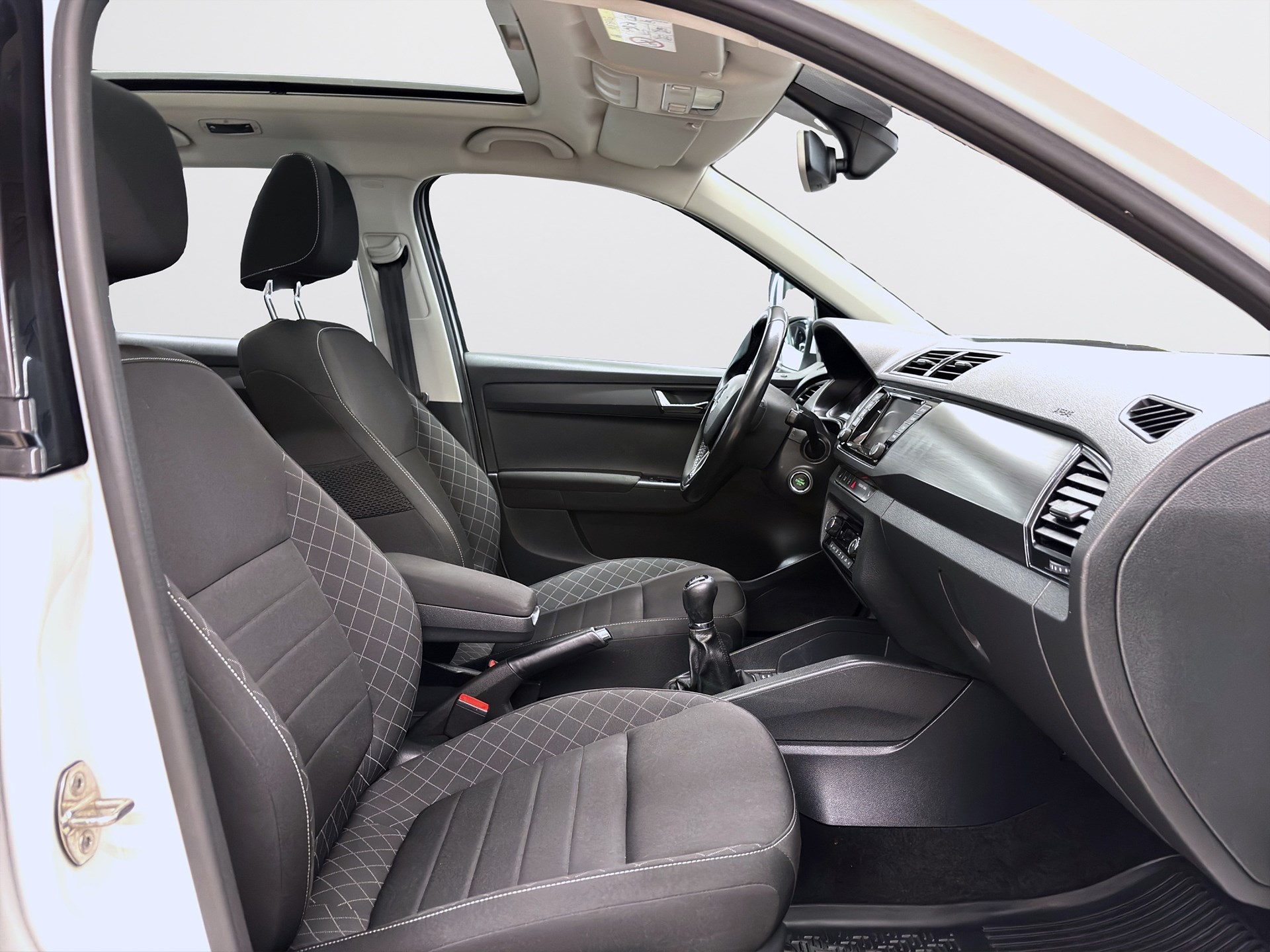 Škoda Fabia Kombi 1.2 TSI Manuell 90hk Style Pano Drag PDC