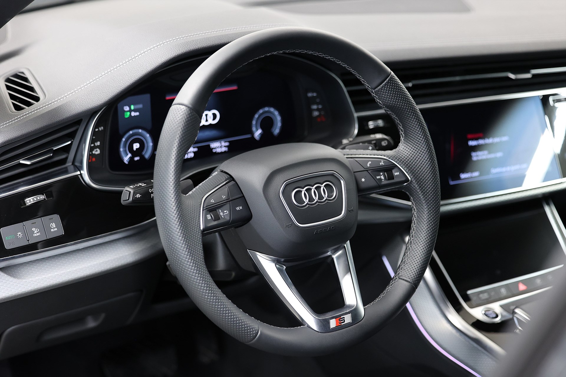Audi Q7 60 TFSI e quattro S-line 490hk Svart Optik Drag Leasbar