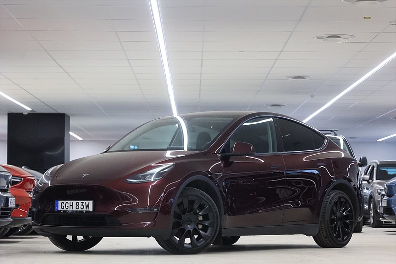 Tesla Model Y Long Range AWD 514hk Pano Drag Navi Läder