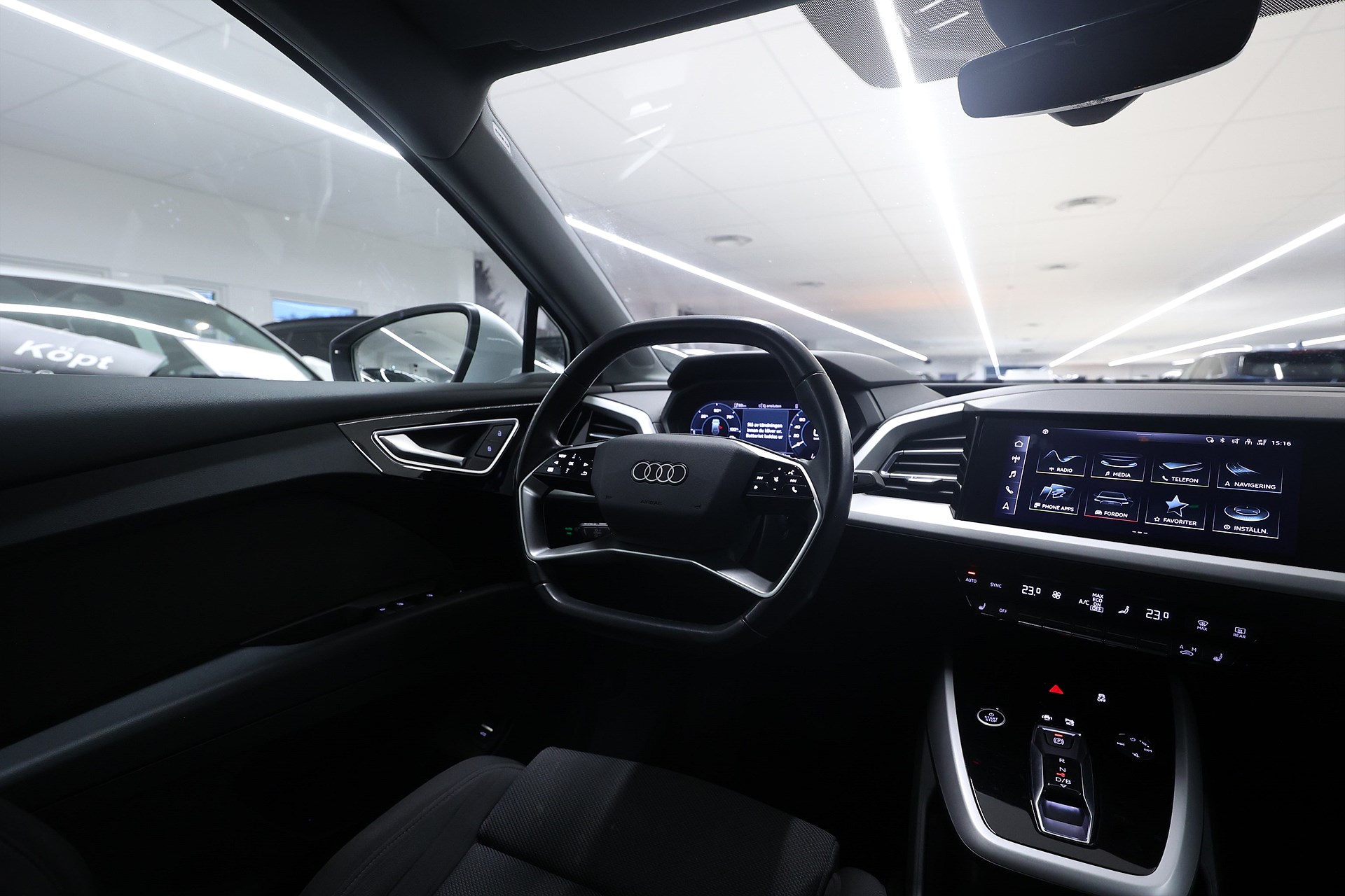 Audi Q4 40 e-tron 204hk *Hjulkampanj!* Värmare B-kamera Drag