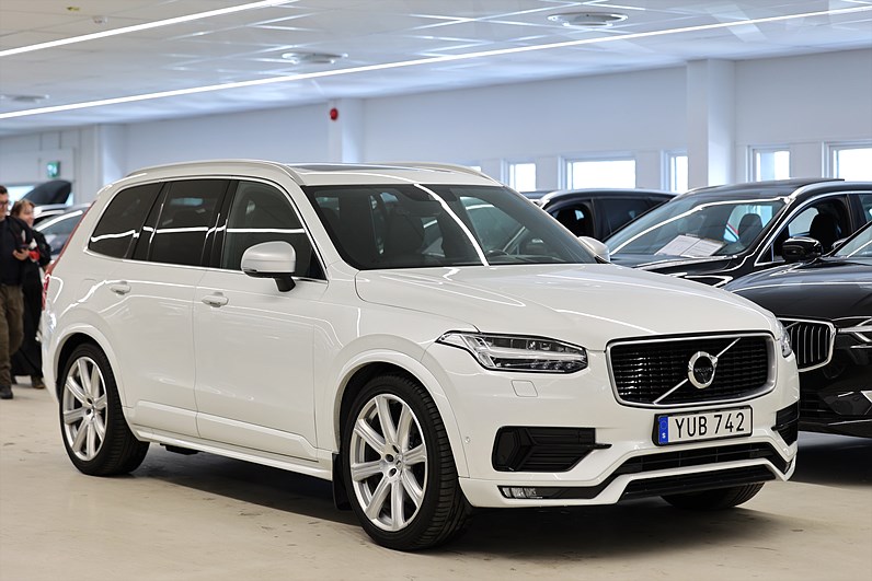 Volvo XC90 T6 AWD 310hk R Design 7-Sits HUD B&W Luft.fjädr Pano