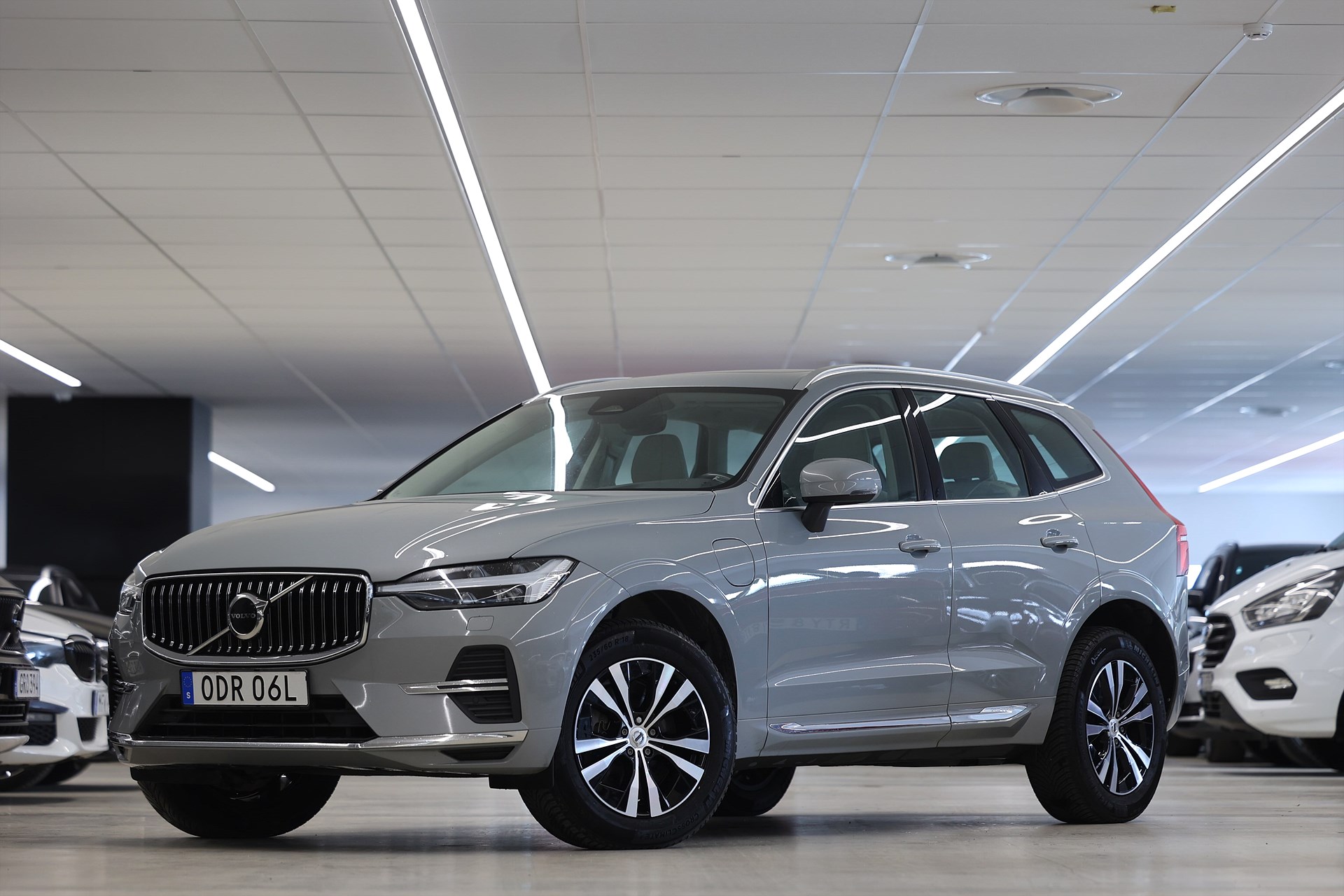 Volvo XC60 Recharge T6 AWD 350hk Core Pano Läder Värmare