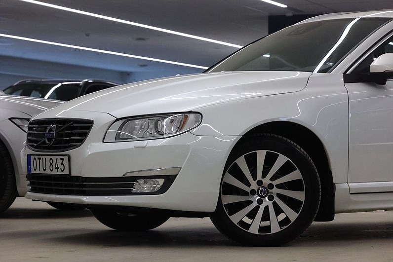Volvo V70 D4 181hk Summum Lucka Läder Navi Drag PDC
