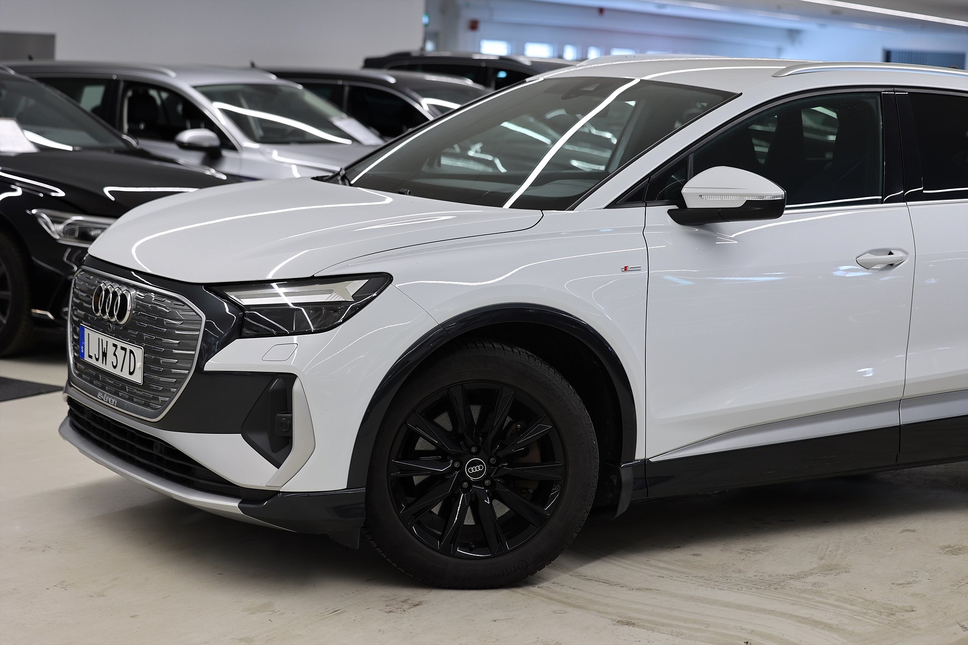 Audi Q4 40 e-tron S Line B-kamera Drag Adapth Farth Cockpit 82kWh