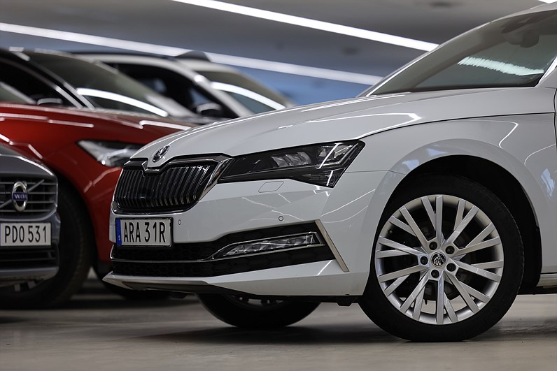 Skoda Superb iV Combi 1.4 TSI 218hk Style Drag Navi