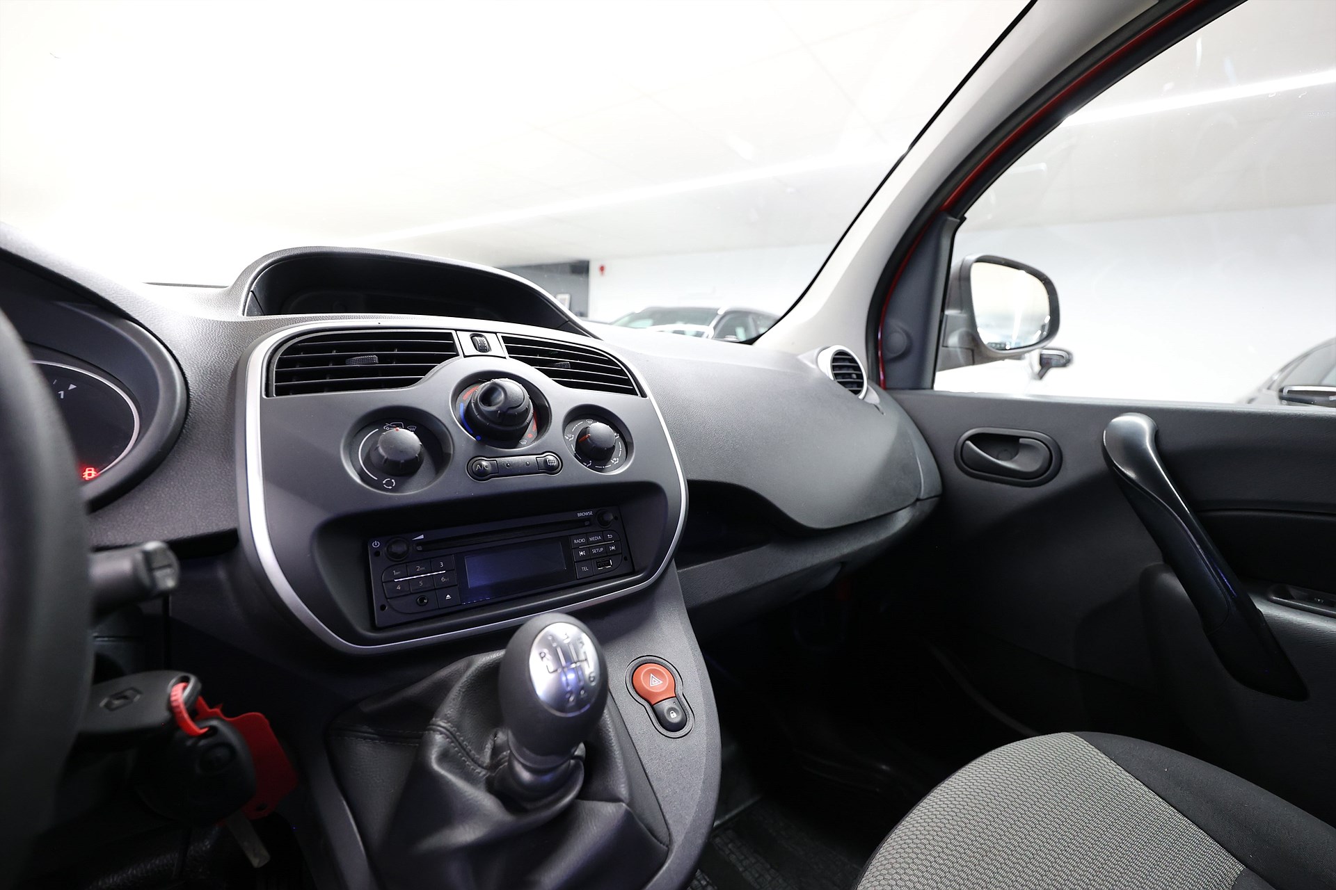 Renault Kangoo Maxi 1.5 dCi 95hk Drag Värmare LEASEBAR