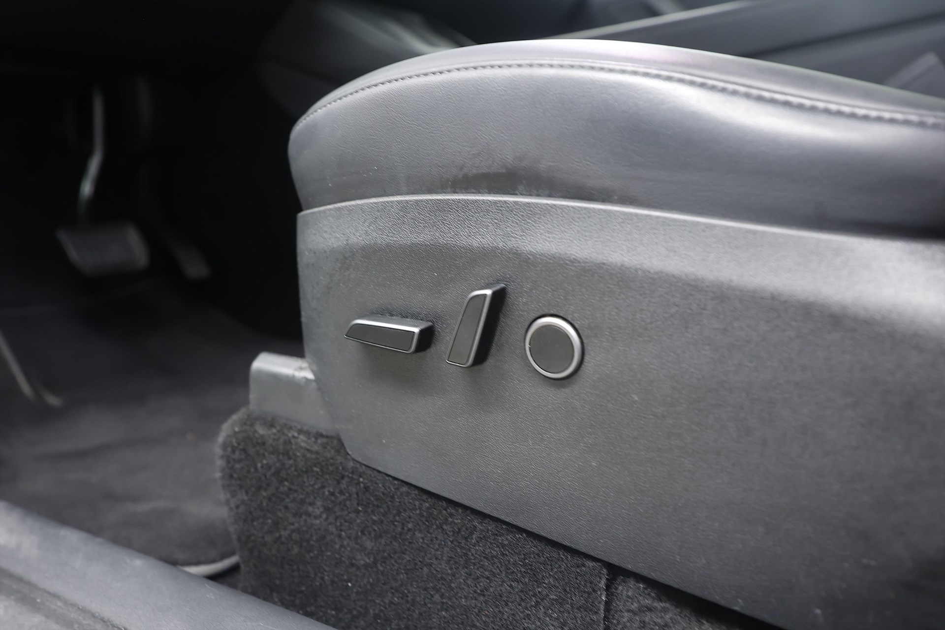 Tesla Model Y Long Range AWD 514hk *Kampanj!* AP Pano Drag