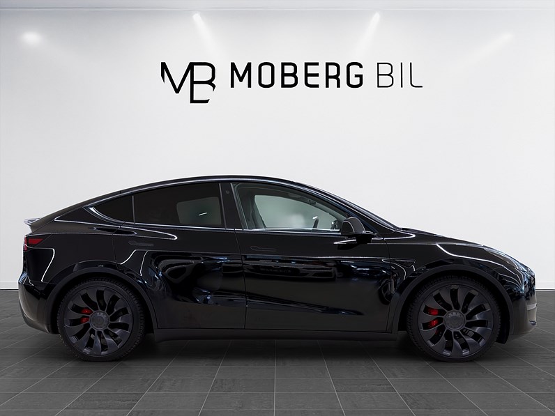 Tesla Model Y Performance 534hk Pano Läder Drag B-Kamera