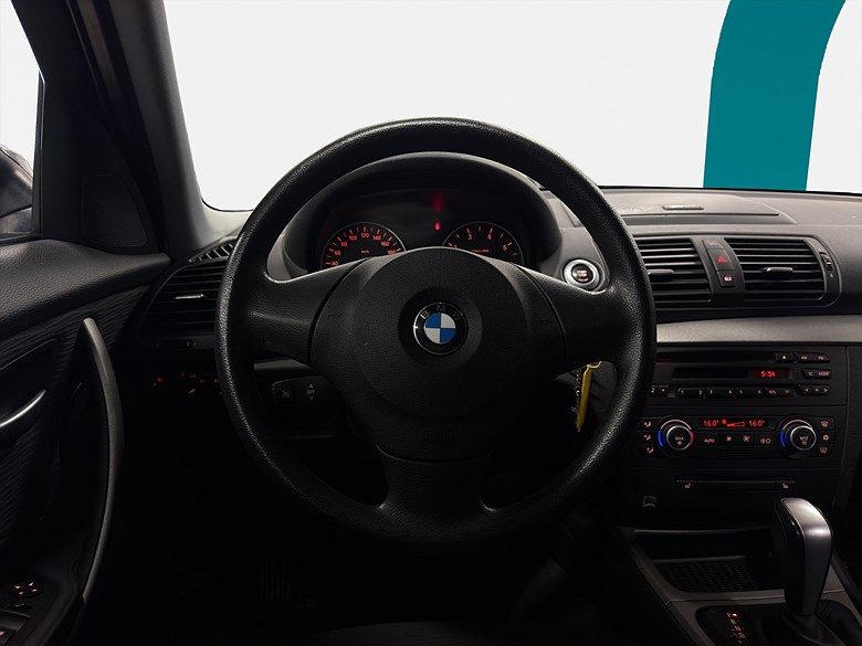 BMW 116i 5-dörrars Steptronic, 122hk, 2009 2009, vit – bild 16 av 21, begagnad hos Niber i Järfälla