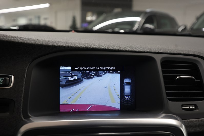 Volvo S60 T5 240hk R-Design Pano B-kamera Värmare