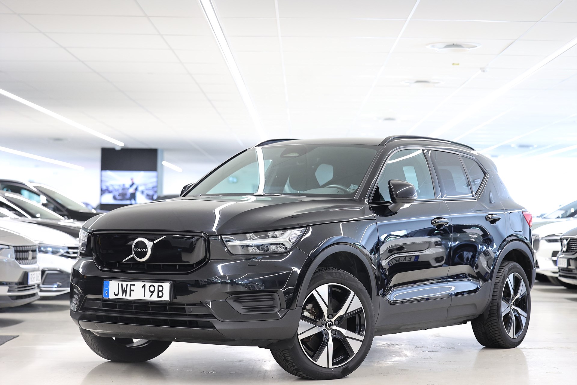 Volvo XC40 P6 Recharge Core B-kamera Drag Keyless MOMS