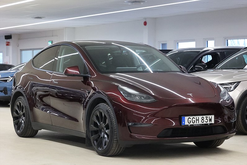 Tesla Model Y Long Range AWD 514hk Pano Drag Navi Läder